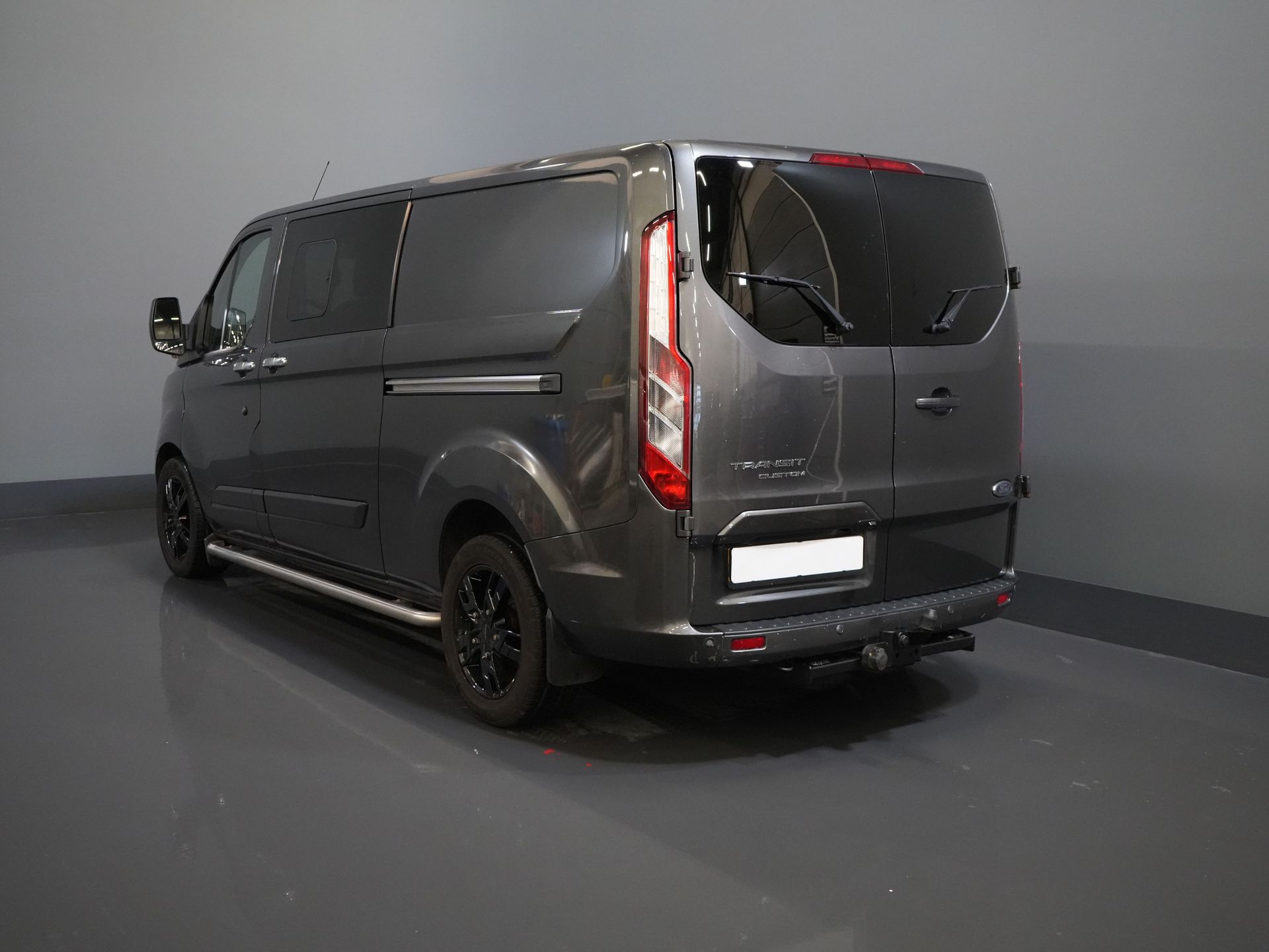 Ford Transit Custom Van 2.0 TDCI 170 CP E6 Aut. L2 Limited DC Double Cab BPM FREE 2x Ușă glisantă / Seatverw./ Navi / Cruise / Camera / PDC / cârlig de remorcare