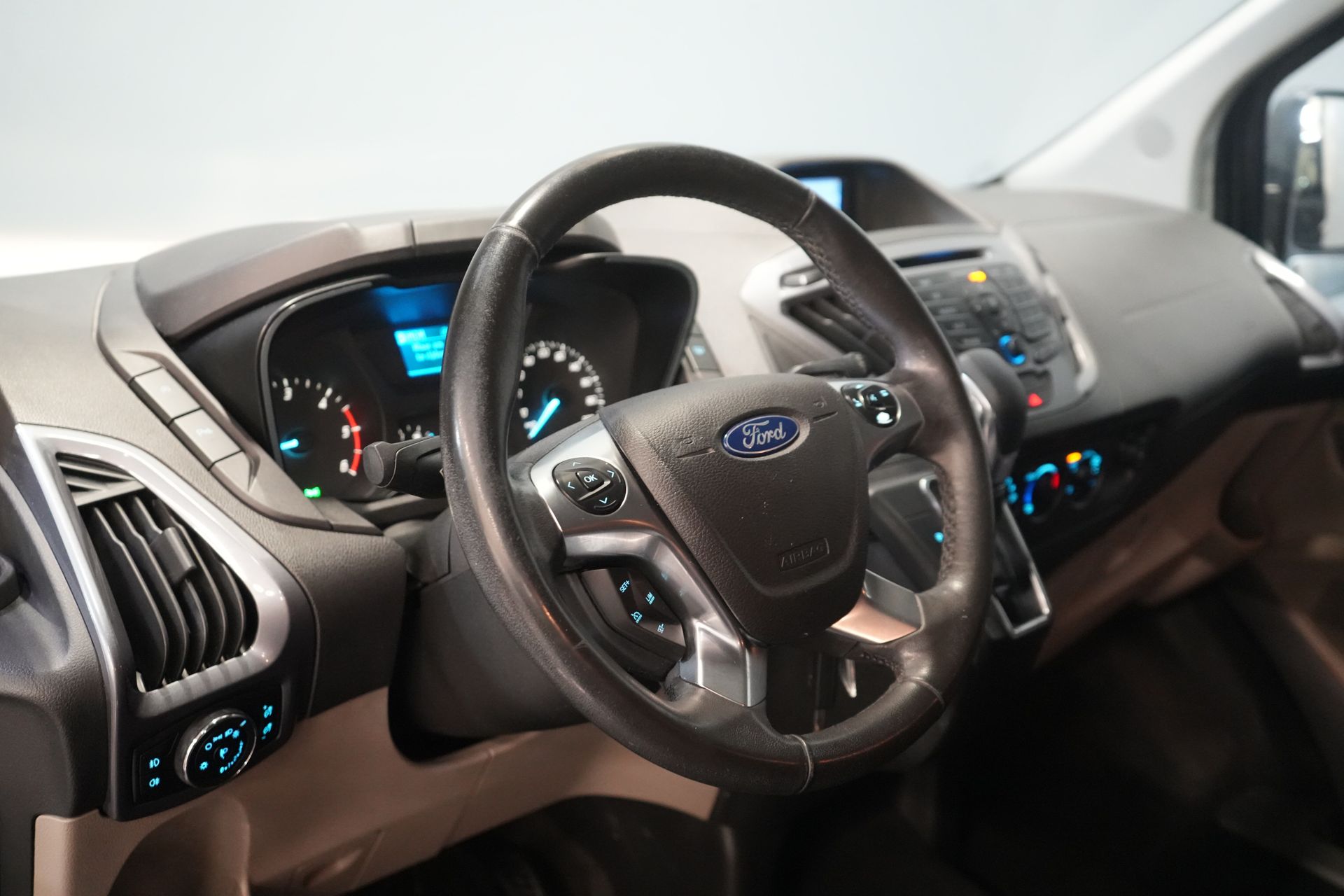 Ford Transit Custom Van 2.0 TDCI 170 CV E6 Aut. L2 Limited DC Doble Cabina BPM FREE 2x Puerta corredera/ Seatverw./ Navi/ Cruise/ Cámara/ PDC/ Gancho de remolque