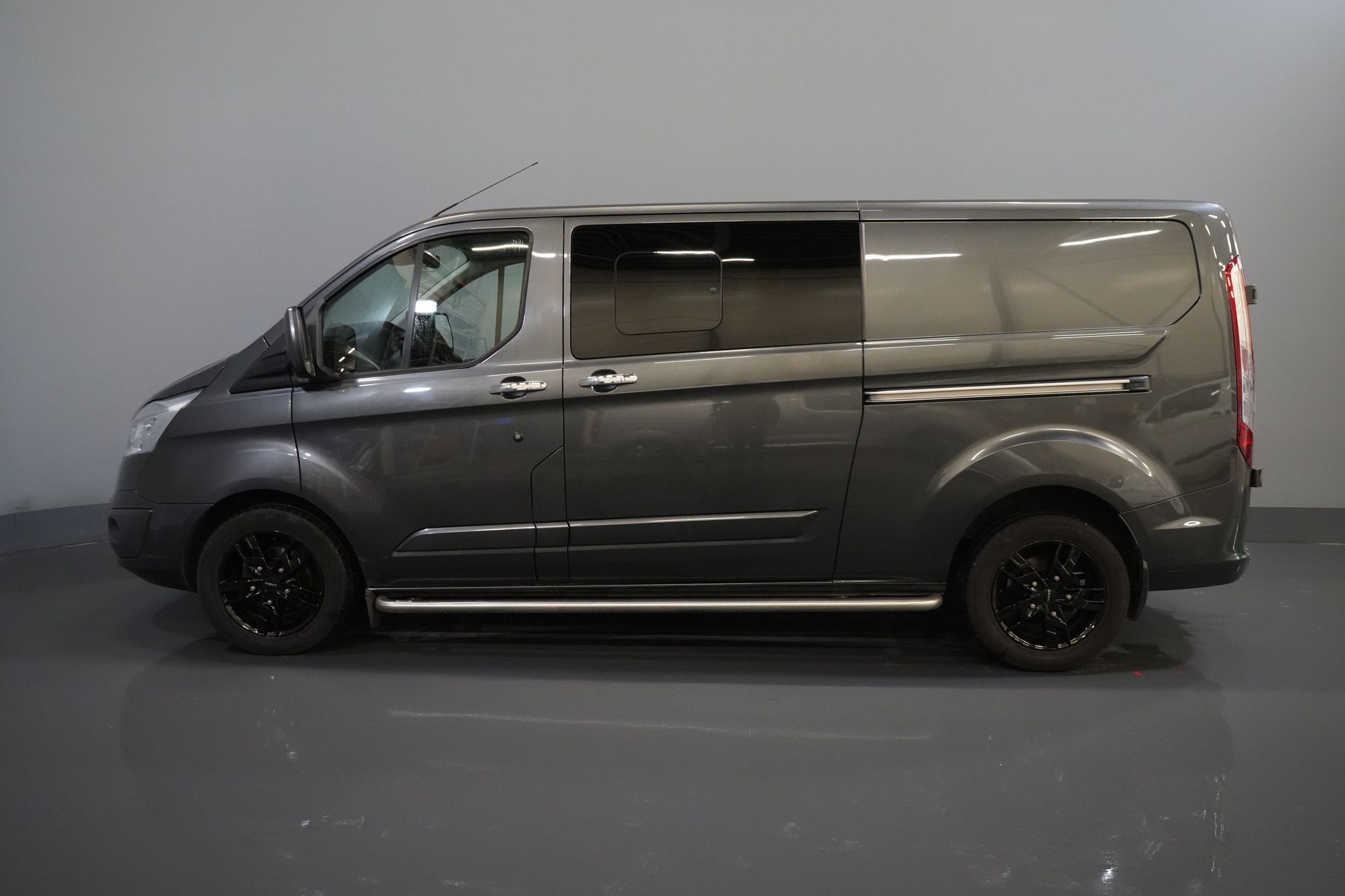 Ford Transit Custom Van 2.0 TDCI 170 CV E6 Aut. L2 Limited DC Doble Cabina BPM FREE 2x Puerta corredera/ Seatverw./ Navi/ Cruise/ Cámara/ PDC/ Gancho de remolque