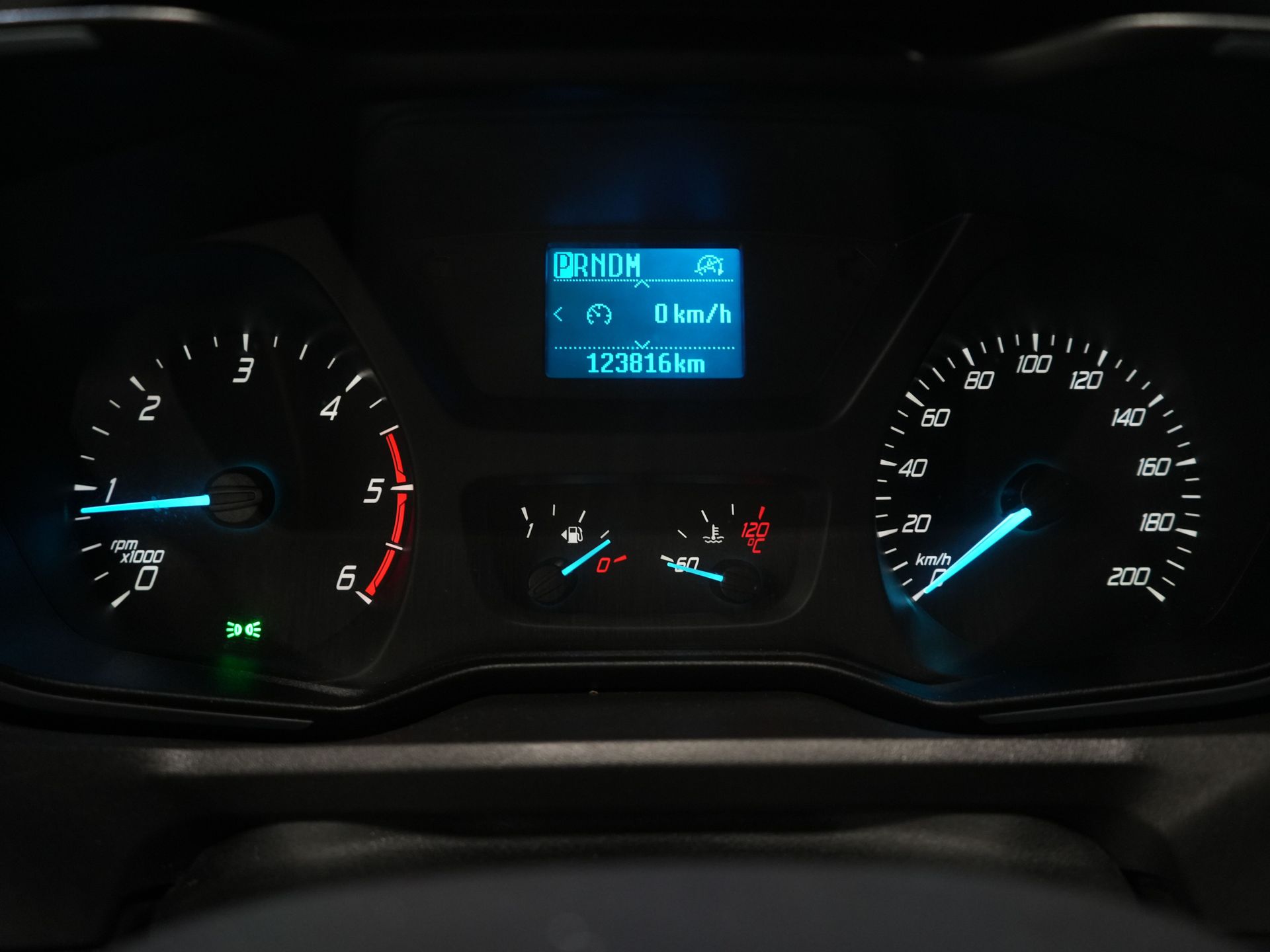 Ford Transit Custom Van 2.0 TDCI 170 CP E6 Aut. L2 Limited DC Double Cab BPM FREE 2x Ușă glisantă / Seatverw./ Navi / Cruise / Camera / PDC / cârlig de remorcare