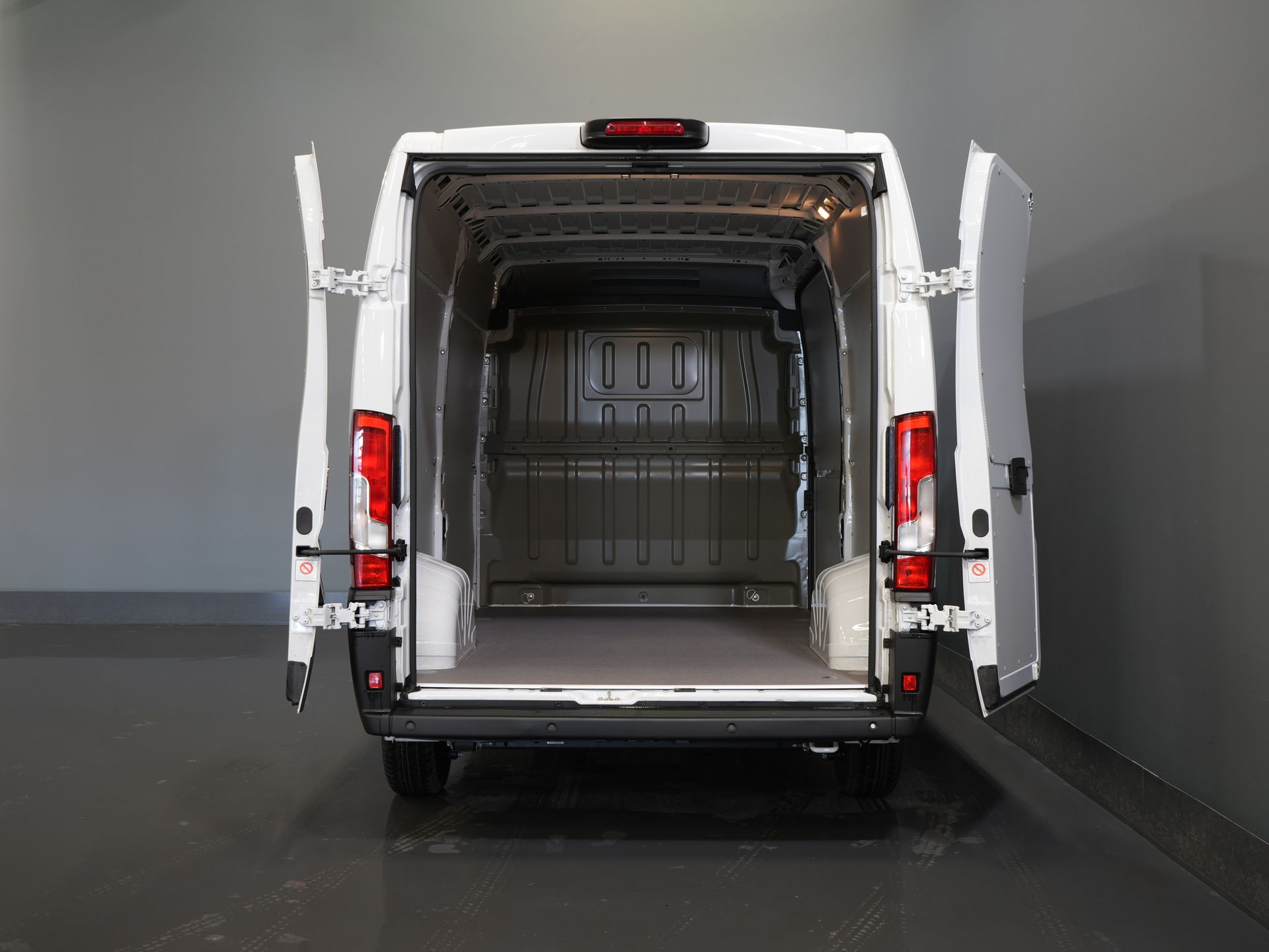 Opel Movano Van 2.2 140 к.с. L2H2 Столярка/ Carplay/ 270гр.дверей/ Клімат/ Камера/ Круїз/ Навігатор/ PDC/ Круїз