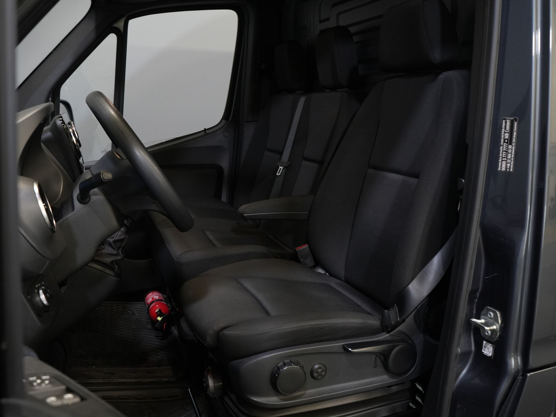 Mercedes-Benz Sprinter Van 316 2.2 CDI L3H2 LED/ 10.25” MBUX/ Gev.Stoel/ Carplay/ Sidebars/ Cruise/ Camera/ Navi/ Towbar/ Airco