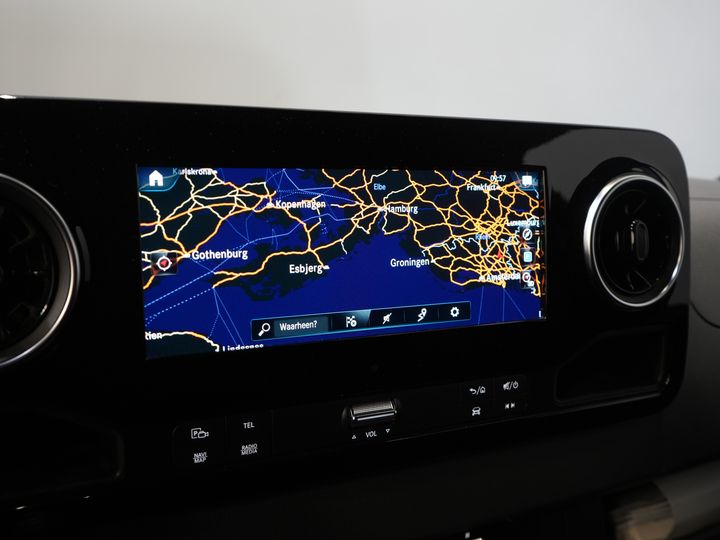 Mercedes-Benz Sprinter Van 316 2.2 CDI L3H2 LED/ 10.25” MBUX/ Gev.Stoel/ Carplay/ Sidebars/ Cruise/ Camera/ Navi/ Towbar/ Airco
