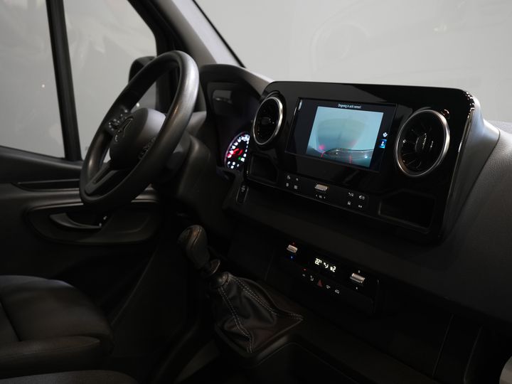 Mercedes-Benz Sprinter Van 316 2.2 CDI L3H2 LED/ 10.25” MBUX/ Gev.Stoel/ Carplay/ Sidebars/ Cruise/ Camera/ Navi/ Towbar/ Airco