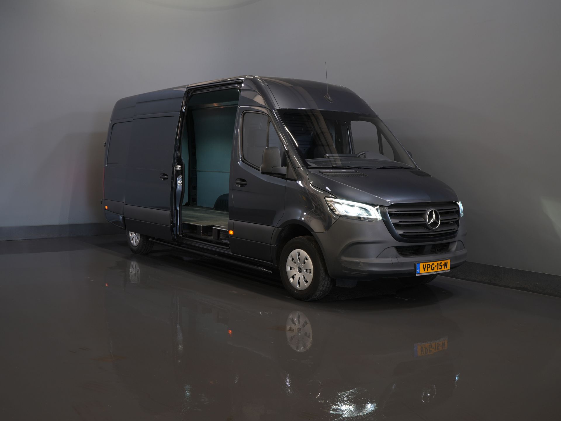 Mercedes-Benz Sprinter Van 316 2.2 CDI L3H2 LED/ 10.25” MBUX/ Gev.Stoel/ Carplay/ Sidebars/ Cruise/ Camera/ Navi/ Towbar/ Airco