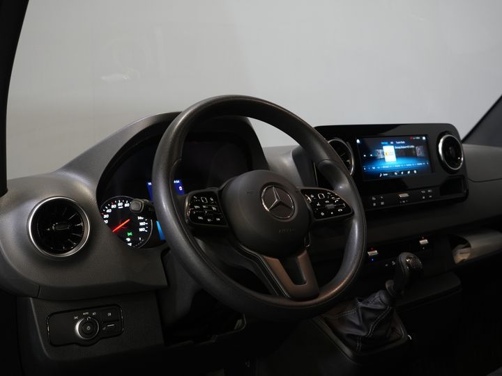 Mercedes-Benz Sprinter Van 316 2.2 CDI L3H2 LED/ 10.25” MBUX/ Gev.Stoel/ Carplay/ Sidebars/ Cruise/ Camera/ Navi/ Towbar/ Airco