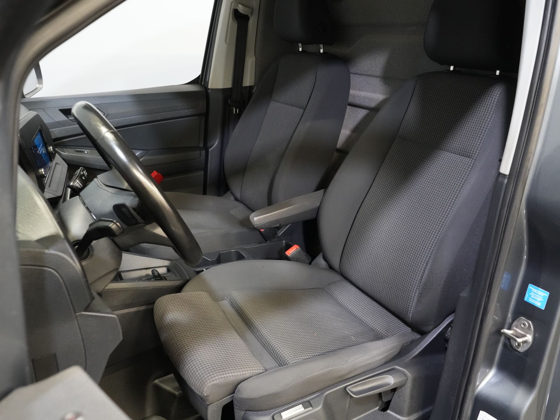 Volkswagen Caddy Cargo Bestelbus 2.0 TDI 125 pk DSG Aut. Standkachel/ Stoelverw./ Carplay/ PDC/ 16” LMV/ Trekhaak/ Dakrails