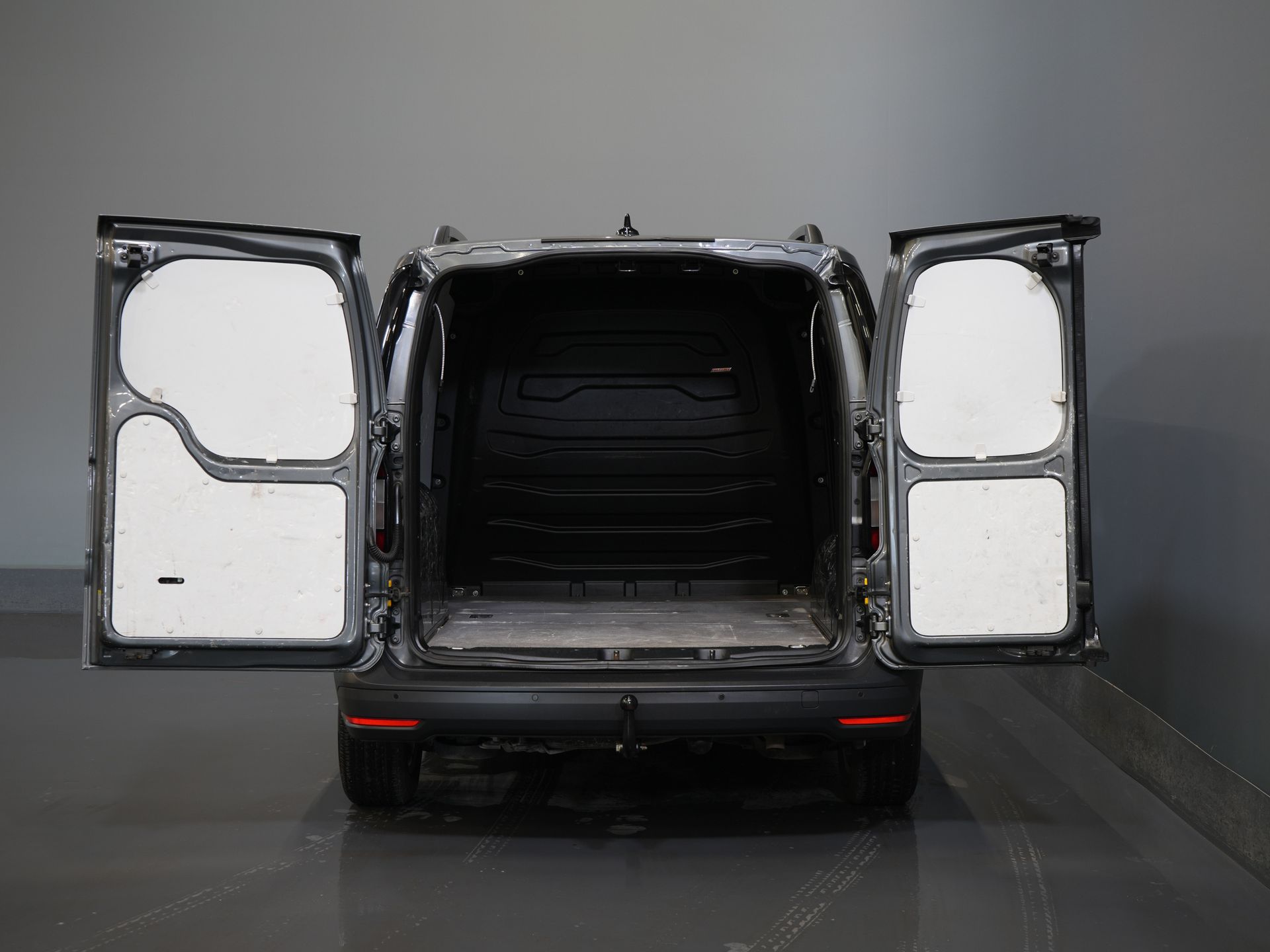 Volkswagen Caddy Cargo Bestelbus 2.0 TDI 125 pk DSG Aut. Standkachel/ Stoelverw./ Carplay/ PDC/ 16” LMV/ Trekhaak/ Dakrails