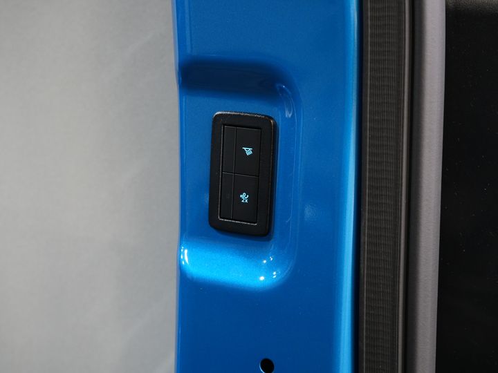 Ford E-Transit Custom Van 218 к.с. 330 км WLTP L2 Limited B&O/ Adapt.Cruise/ Elek.Фаркоп/ Підігрів підставки/ Seatverv./ Steeringverv./ Carplay/ Navi/ 360.Camera/ 