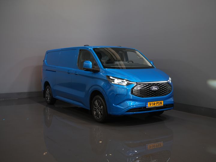 Ford E-Transit Custom Bestelbus 218 pk 330 km WLTP L2 Limited B&O/ Adapt.Cruise/ Elek.Trekhaak/ Standkachel/ Stoelverw./ Stuurverw./ Carplay/ Navi/ 360.Camera/ 