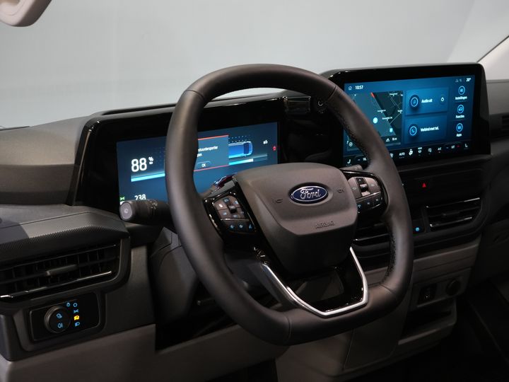 Ford E-Transit Custom Van 218 к.с. 330 км WLTP L2 Limited B&O/ Adapt.Cruise/ Elek.Фаркоп/ Підігрів підставки/ Seatverv./ Steeringverv./ Carplay/ Navi/ 360.Camera/ 