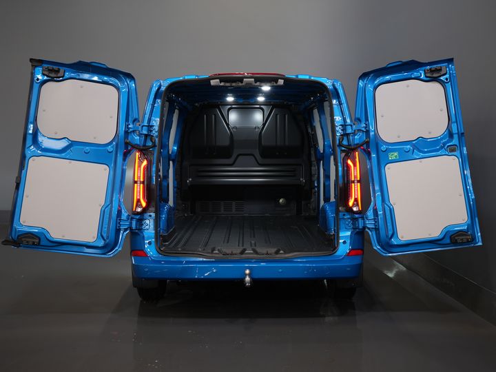 Ford E-Transit Custom Van 218 к.с. 330 км WLTP L2 Limited B&O/ Adapt.Cruise/ Elek.Фаркоп/ Підігрів підставки/ Seatverv./ Steeringverv./ Carplay/ Navi/ 360.Camera/ 