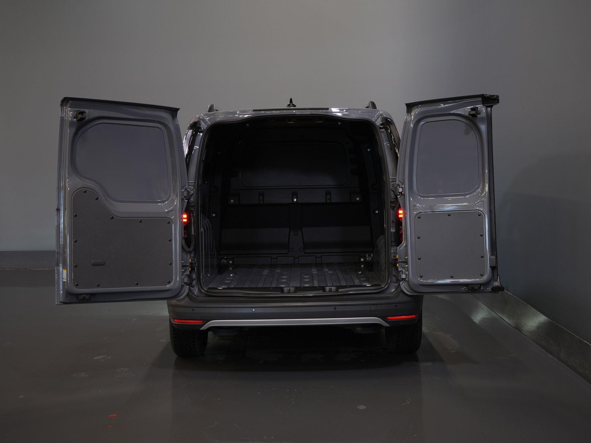 Volkswagen Caddy Cargo Фургон 2.0 TDI 125 к.с. DSG Aut. PanAmericana Без ПДВ! 2x Розсувні двері/ LED/ Адаптивний круїз-контроль/ VC/ Камера/ PDC