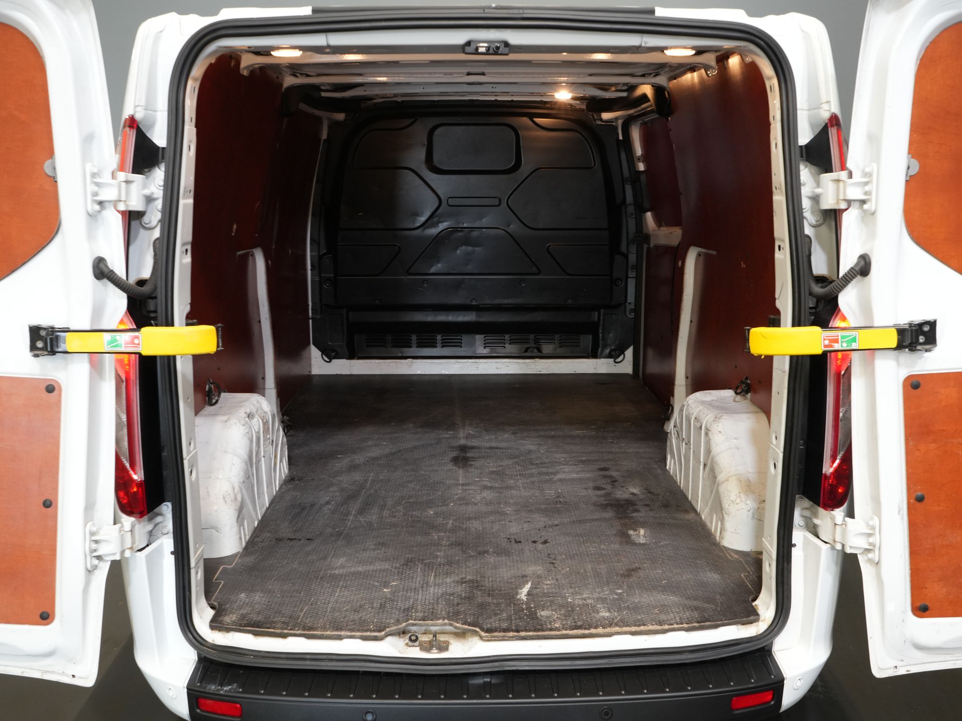 Ford Transit Custom Vans 2.0 TDCI L2 130 к.с. Trend 2.8t Буксирний М./ Круїз/ PDC V+A/ DAB/ Airco