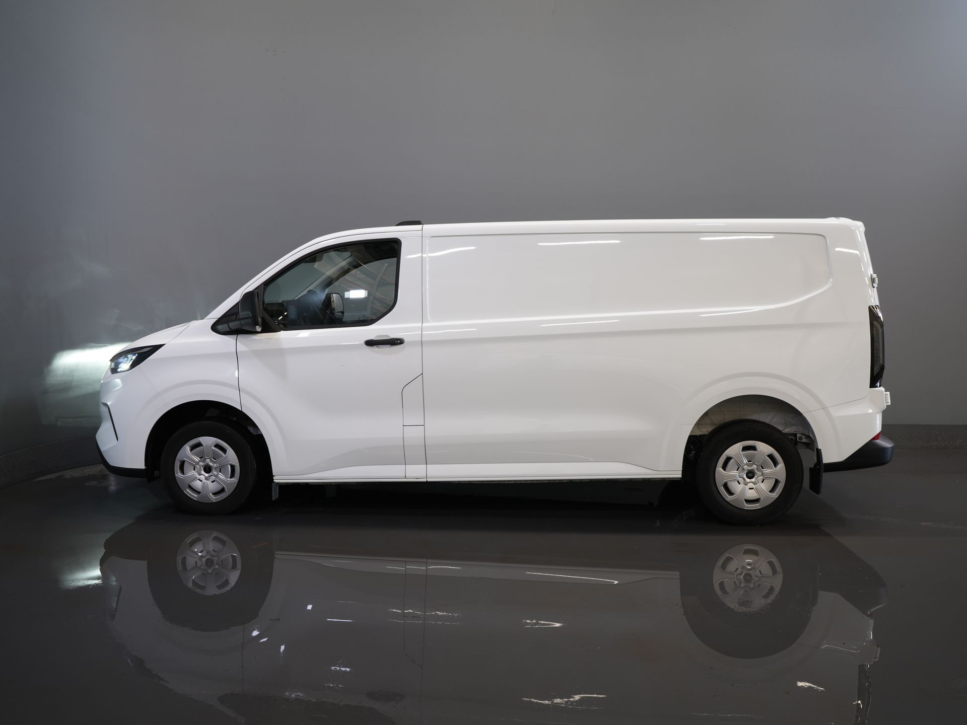 Ford Transit Custom Bestelbus 2.0 TDCI L2 Trend LED/ Carplay/ Camera/ Climate/ PDC/ Cruise/ DAB