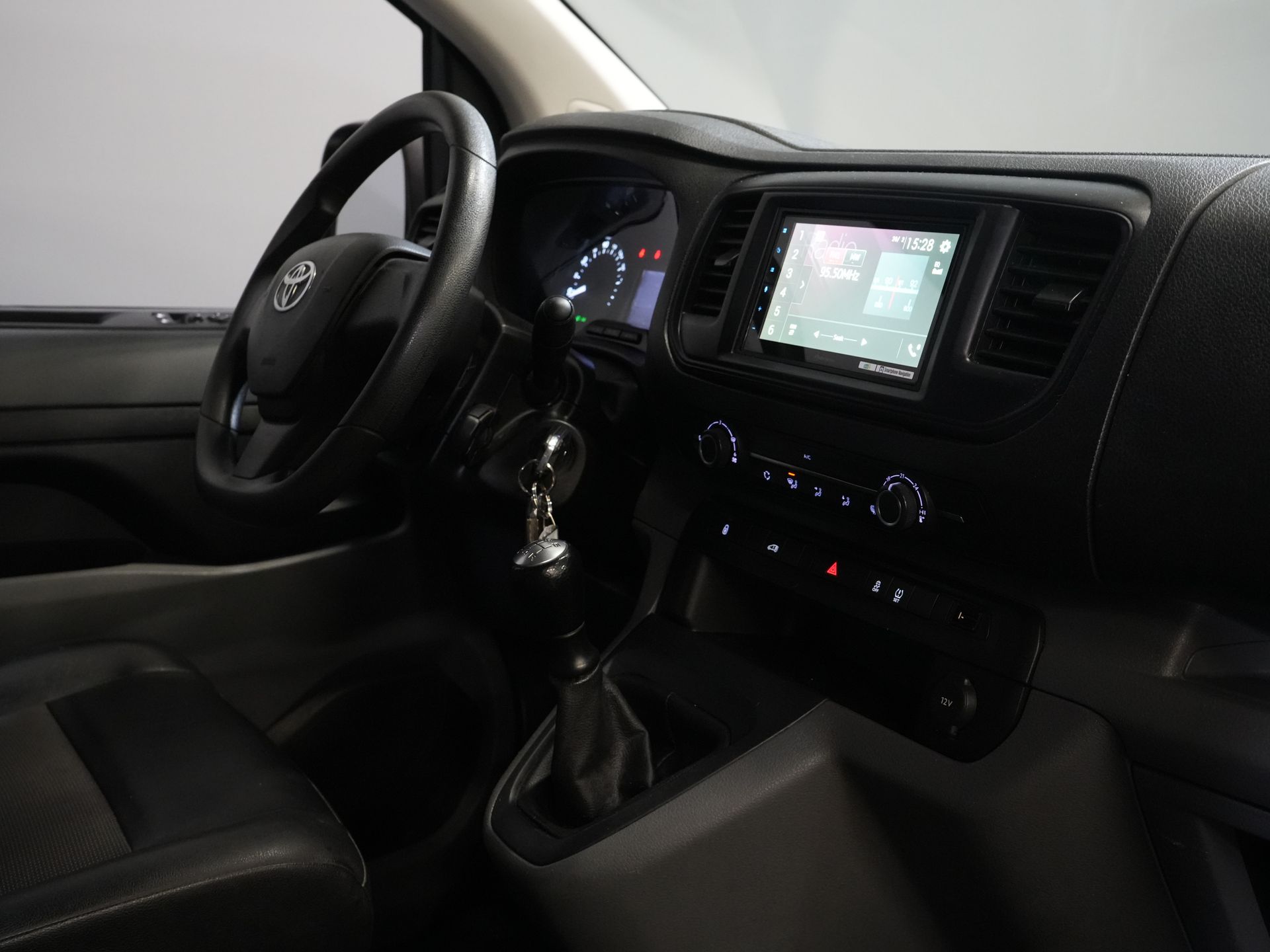 Toyota ProAce Worker Van 1.6 L3 Cruise/ Airco/ Camera/ Towbar/ Sidebars