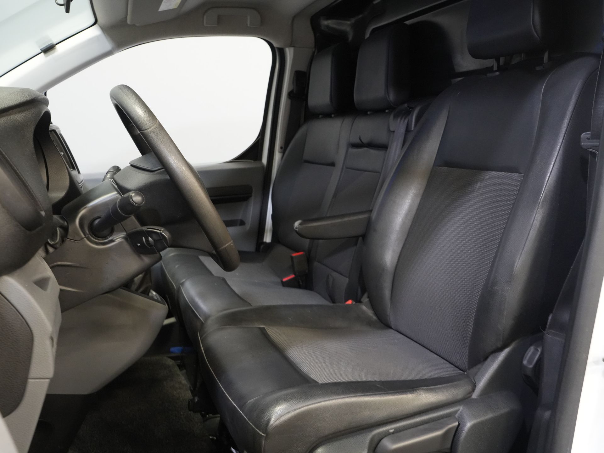 Toyota ProAce Worker Van 1.6 L3 Cruise/ Airco/ Camera/ Towbar/ Sidebars