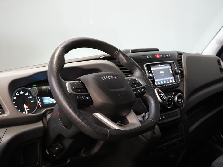 Iveco Daily Van 35S21HV 3.0 180 CP Aut. L2H3 LED/ 3.5t Trekverm./ Adapt.Cruise/ Carplay/ Gev.Stoel./ Clima/ Navi/ Camera/ Towbar