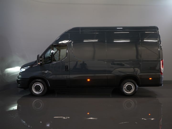 Iveco Daily Van 35S21HV 3.0 180 CP Aut. L2H3 LED/ 3.5t Trekverm./ Adapt.Cruise/ Carplay/ Gev.Stoel./ Clima/ Navi/ Camera/ Towbar