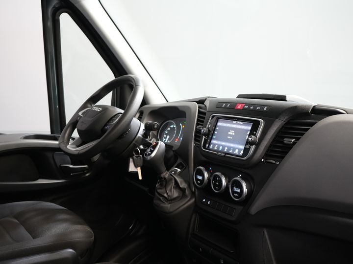 Iveco Daily Van 35S21HV 3.0 180 CP Aut. L2H3 LED/ 3.5t Trekverm./ Adapt.Cruise/ Carplay/ Gev.Stoel./ Clima/ Navi/ Camera/ Towbar