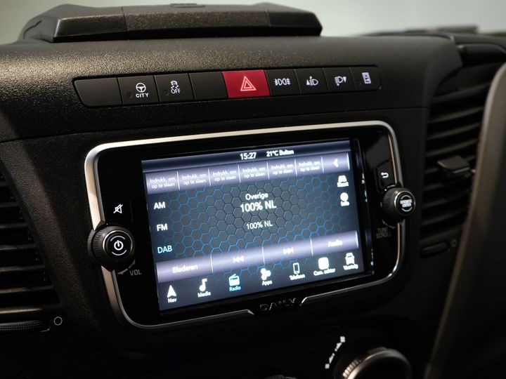 Iveco Daily Van 35S21HV 3.0 180 CP Aut. L2H3 LED/ 3.5t Trekverm./ Adapt.Cruise/ Carplay/ Gev.Stoel./ Clima/ Navi/ Camera/ Towbar