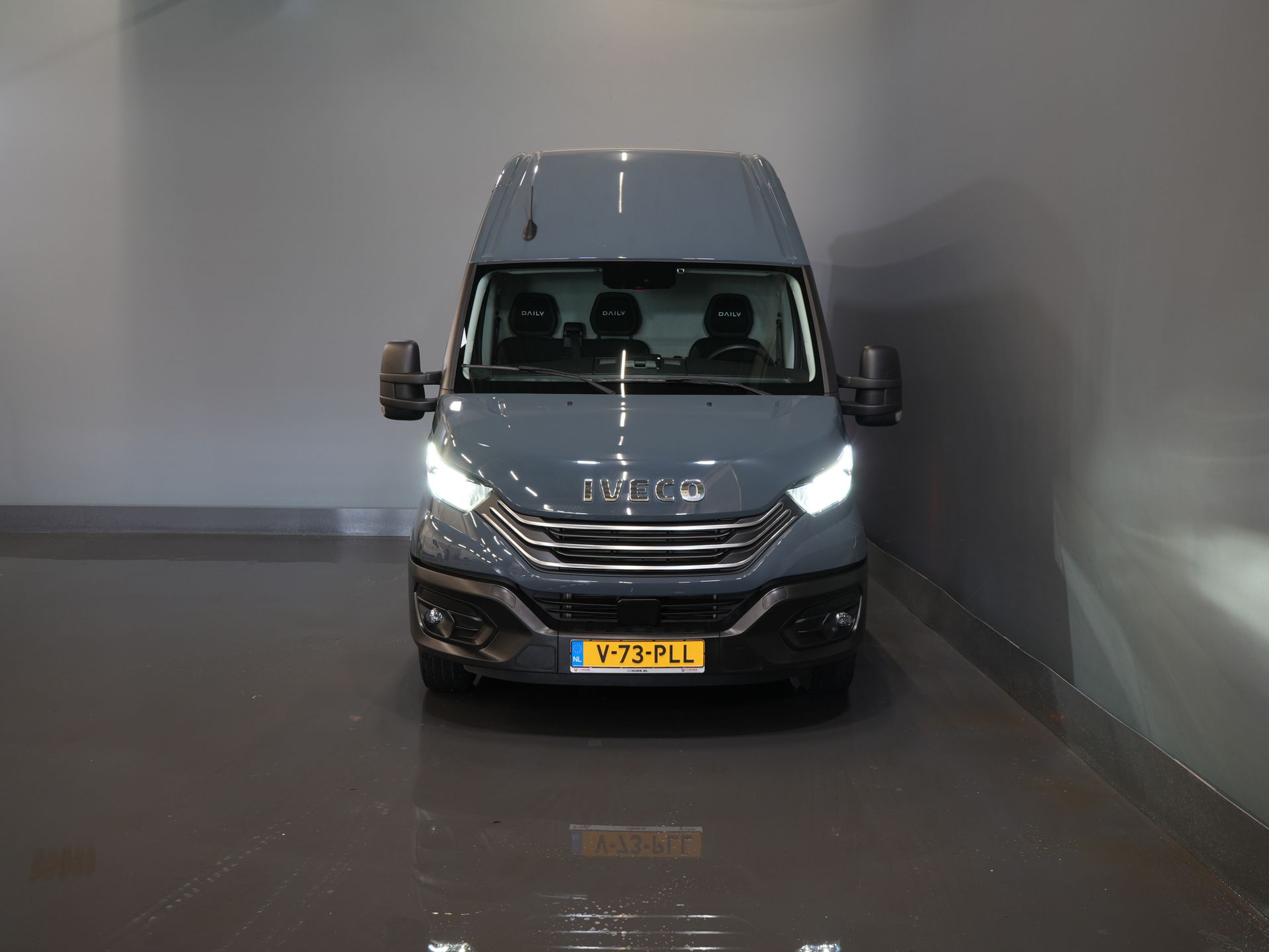 Iveco Daily Van 35S21HV 3.0 180 CP Aut. L2H3 LED/ 3.5t Trekverm./ Adapt.Cruise/ Carplay/ Gev.Stoel./ Clima/ Navi/ Camera/ Towbar