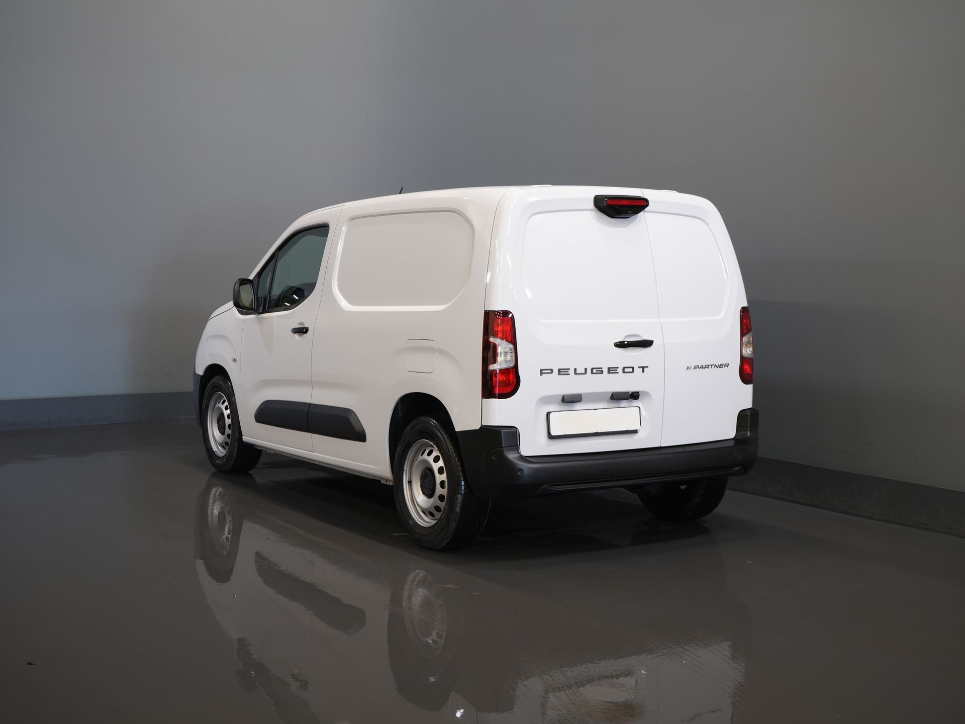 Peugeot e-Partner Van 50 кВт-год 336 км WLTP Швидка зарядка/ Тепловий насос/ Адапт.круїз/ Віртуальний кокпіт/ Рульове управління/ Carplay/ Камера 360/ Підлоговий обігрівач/ Клімат/ 