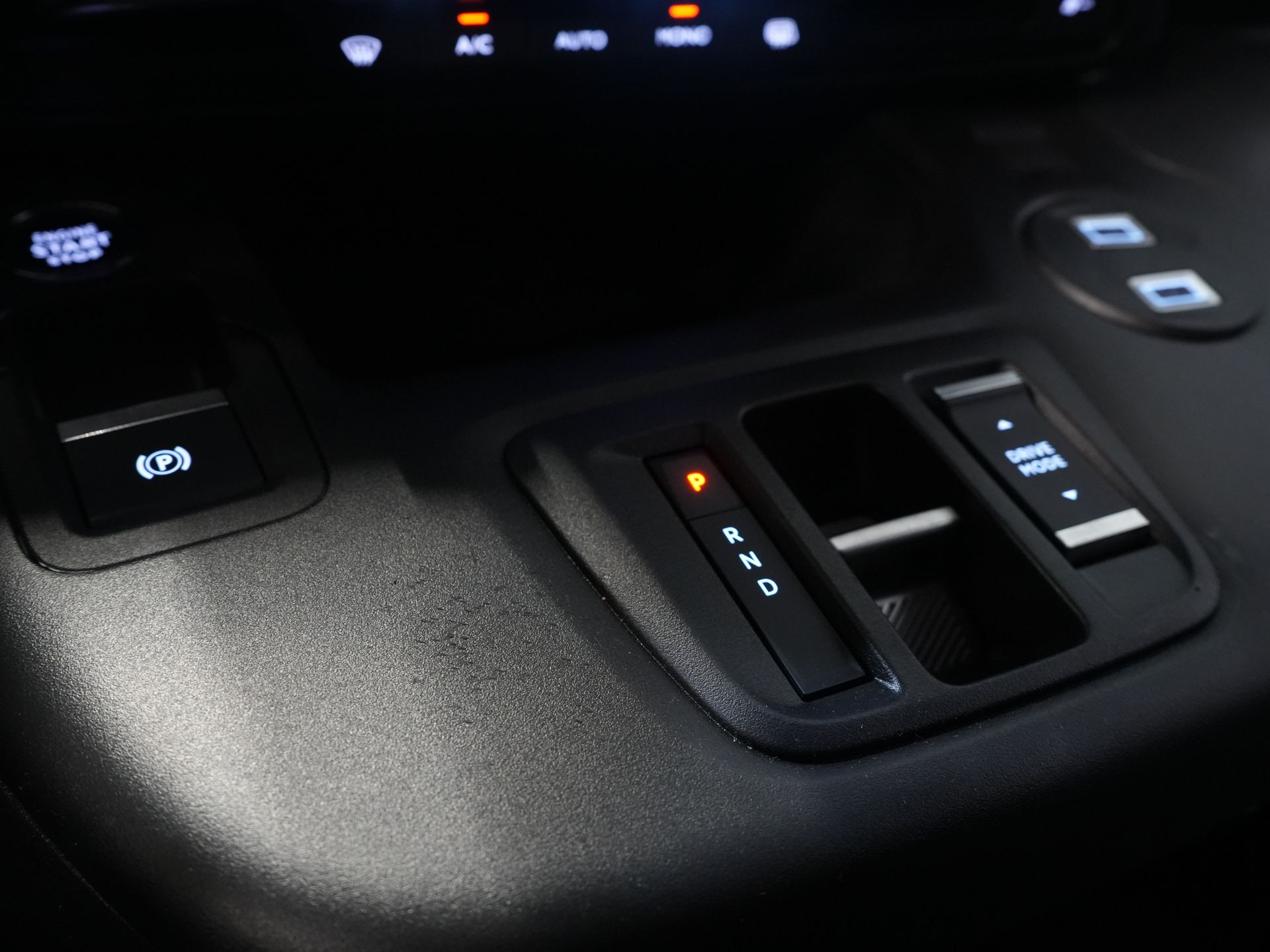 Peugeot e-Partner Van 50 кВт-год 336 км WLTP Швидка зарядка/ Тепловий насос/ Адапт.круїз/ Віртуальний кокпіт/ Рульове управління/ Carplay/ Камера 360/ Підлоговий обігрівач/ Клімат/ 