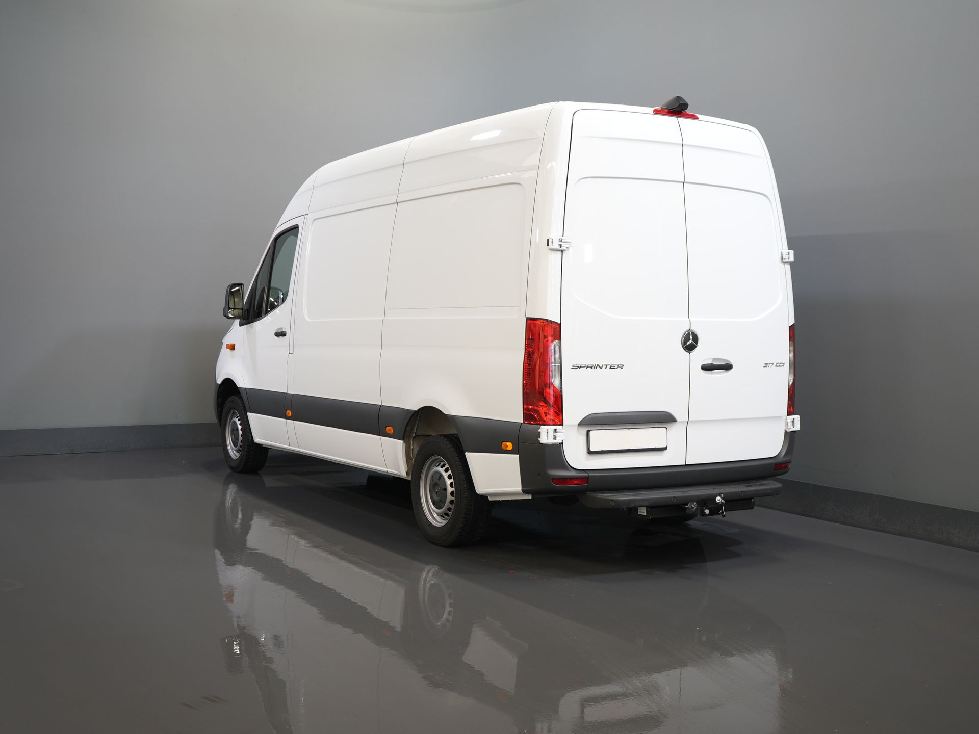 Mercedes-Benz Sprinter Van 317 CDI Aut. L2H2 BPM FREE! Carplay/ Gev.Stoel/ 270 Gr.Deuren/ Stoelverw./ Navi/ Camera/ PDC/ Cruise/ DAB