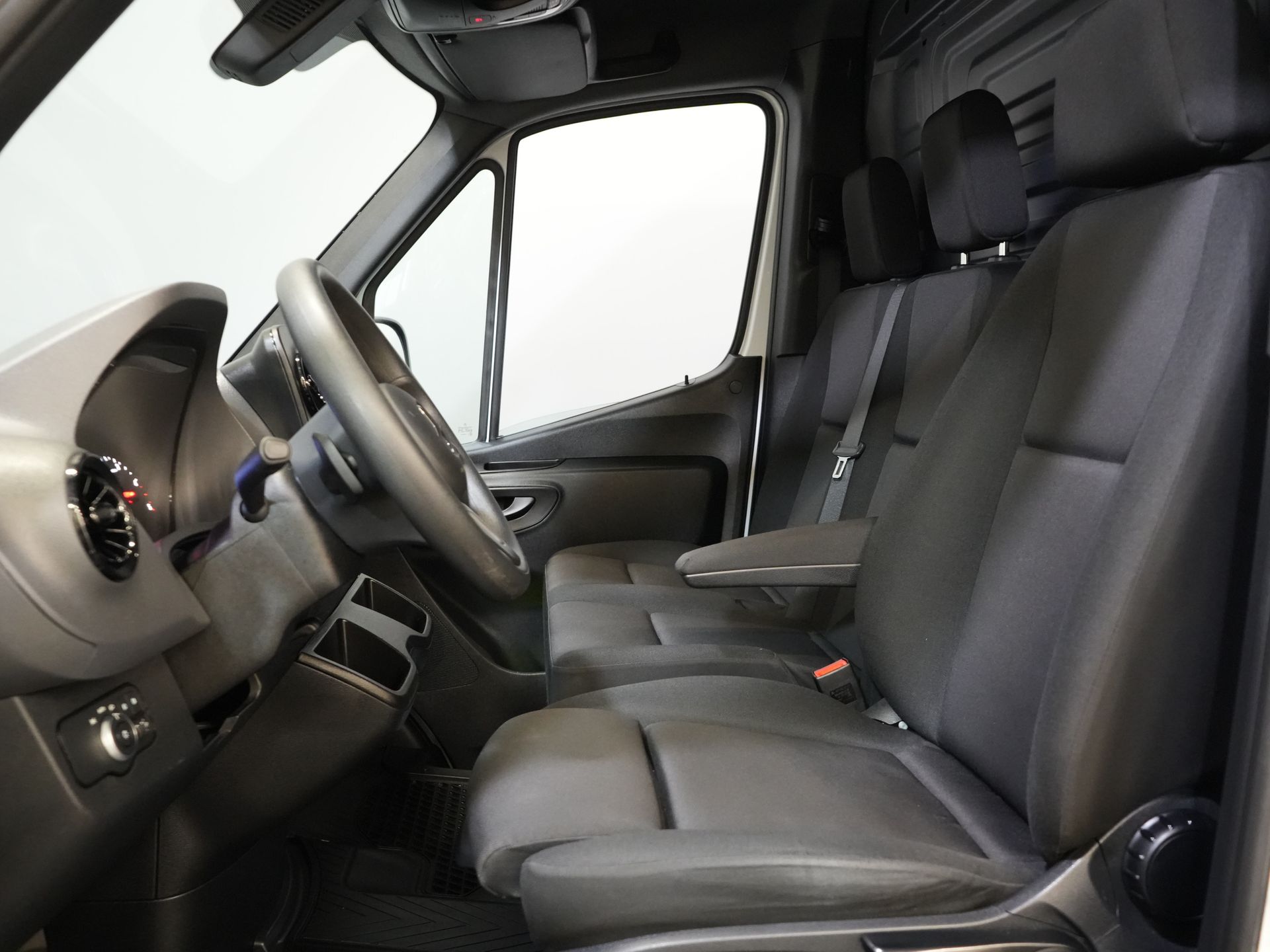 Mercedes-Benz Sprinter Van 317 CDI Aut. L2H2 BPM FREE! Carplay/ Gev.Stoel/ 270 Gr.Deuren/ Stoelverw./ Navi/ Camera/ PDC/ Cruise/ DAB