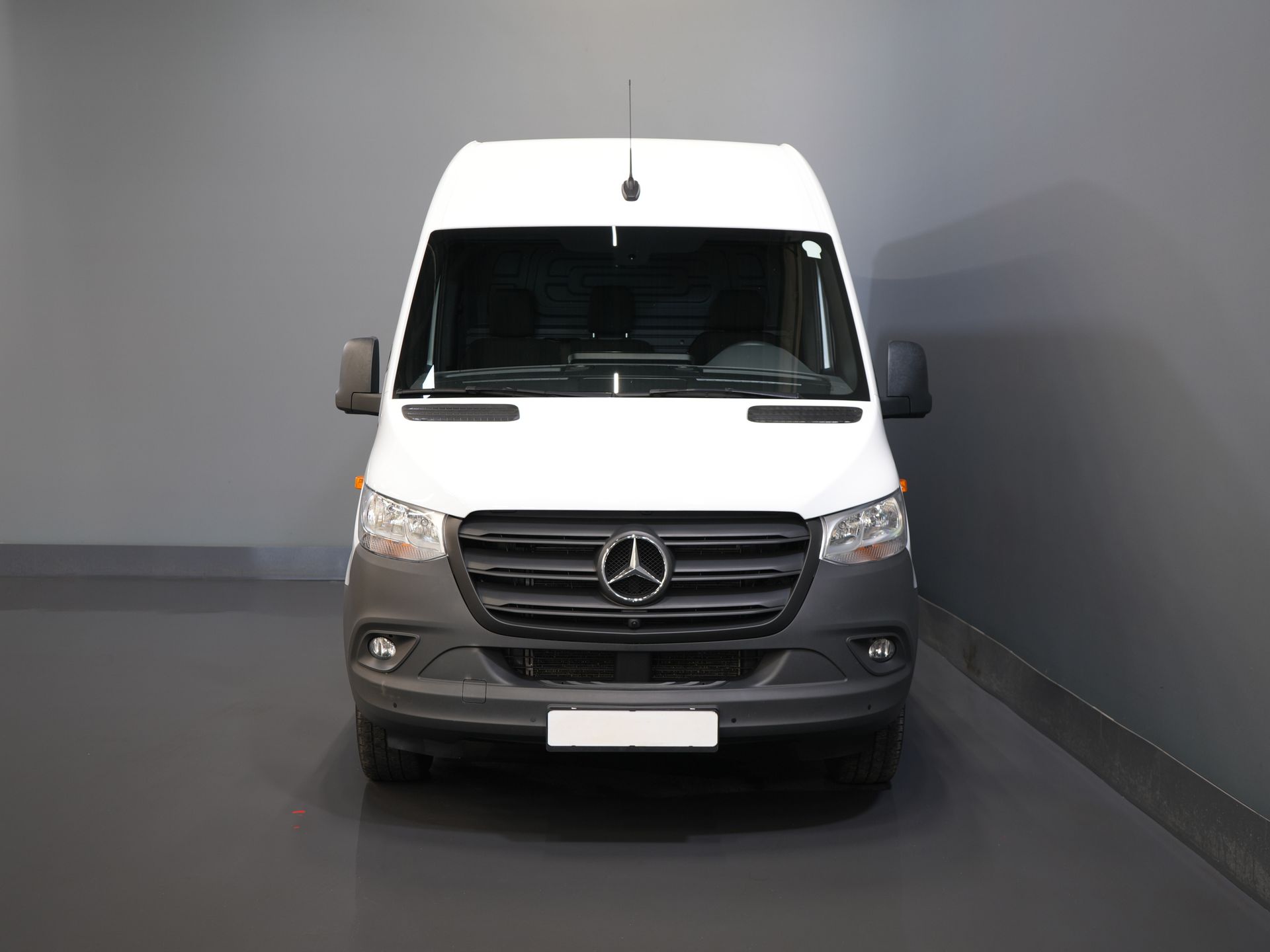 Mercedes-Benz Sprinter Van 317 CDI Aut. L2H2 BPM FREE! Carplay/ Gev.Stoel/ 270 Gr.Deuren/ Stoelverw./ Navi/ Camera/ PDC/ Cruise/ DAB