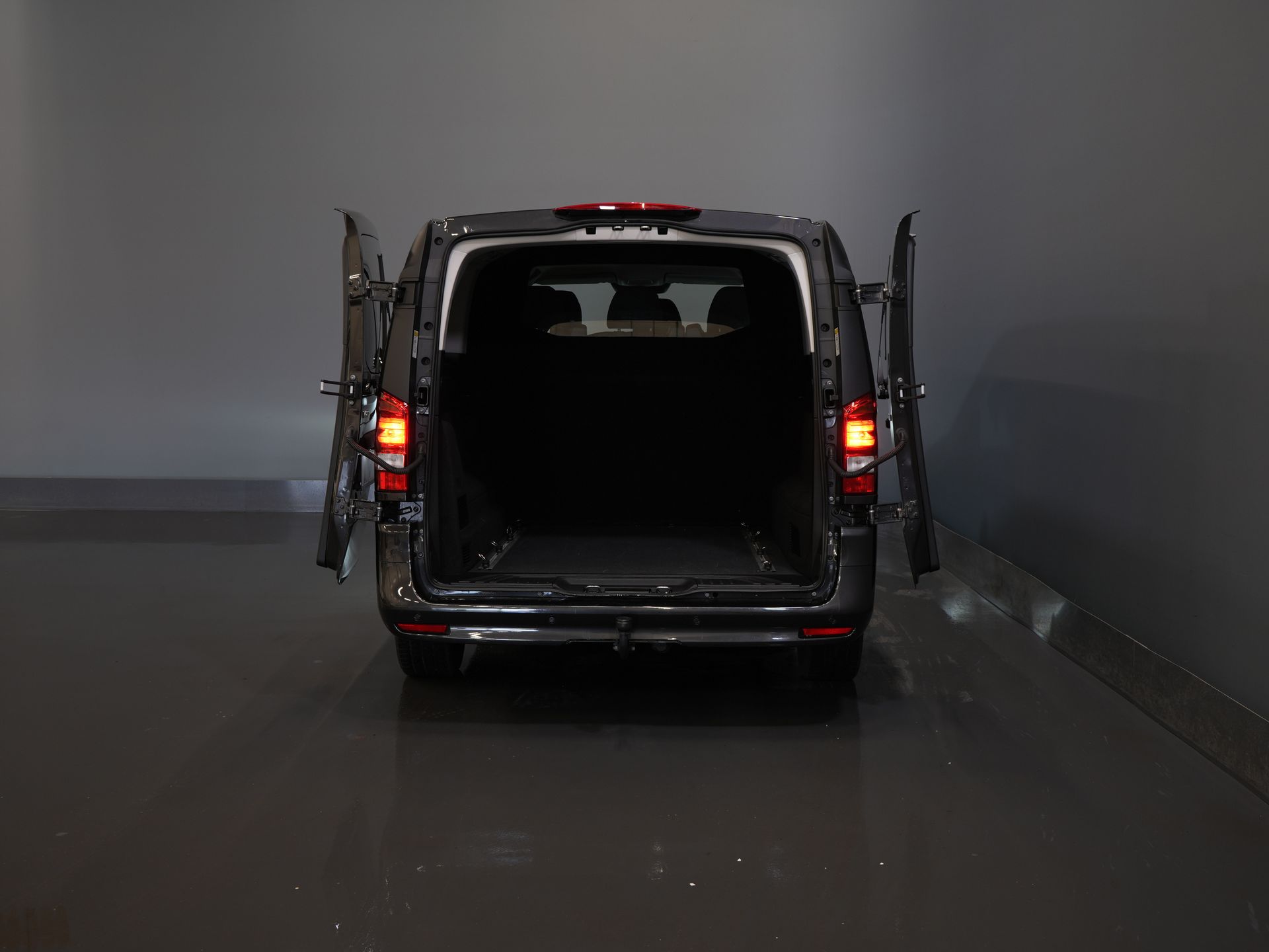 Mercedes-Benz Vito Bestelbus 116 CDI Aut. L3 DC Dubbel Cabine BPM VRIJ! 6 Pers./ 2xSchuifdeur/ LED/ Stoelverw./ 270Gr. Deuren/ Carplay/ Camera/ Cruise/ Trekh