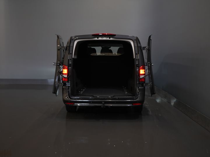 Mercedes-Benz Vito Bestelbus 116 CDI Aut. L3 DC Dubbel Cabine BPM VRIJ! 6 Pers./ 2xSchuifdeur/ LED/ Stoelverw./ 270Gr. Deuren/ Carplay/ Camera/ Cruise/ Trekh