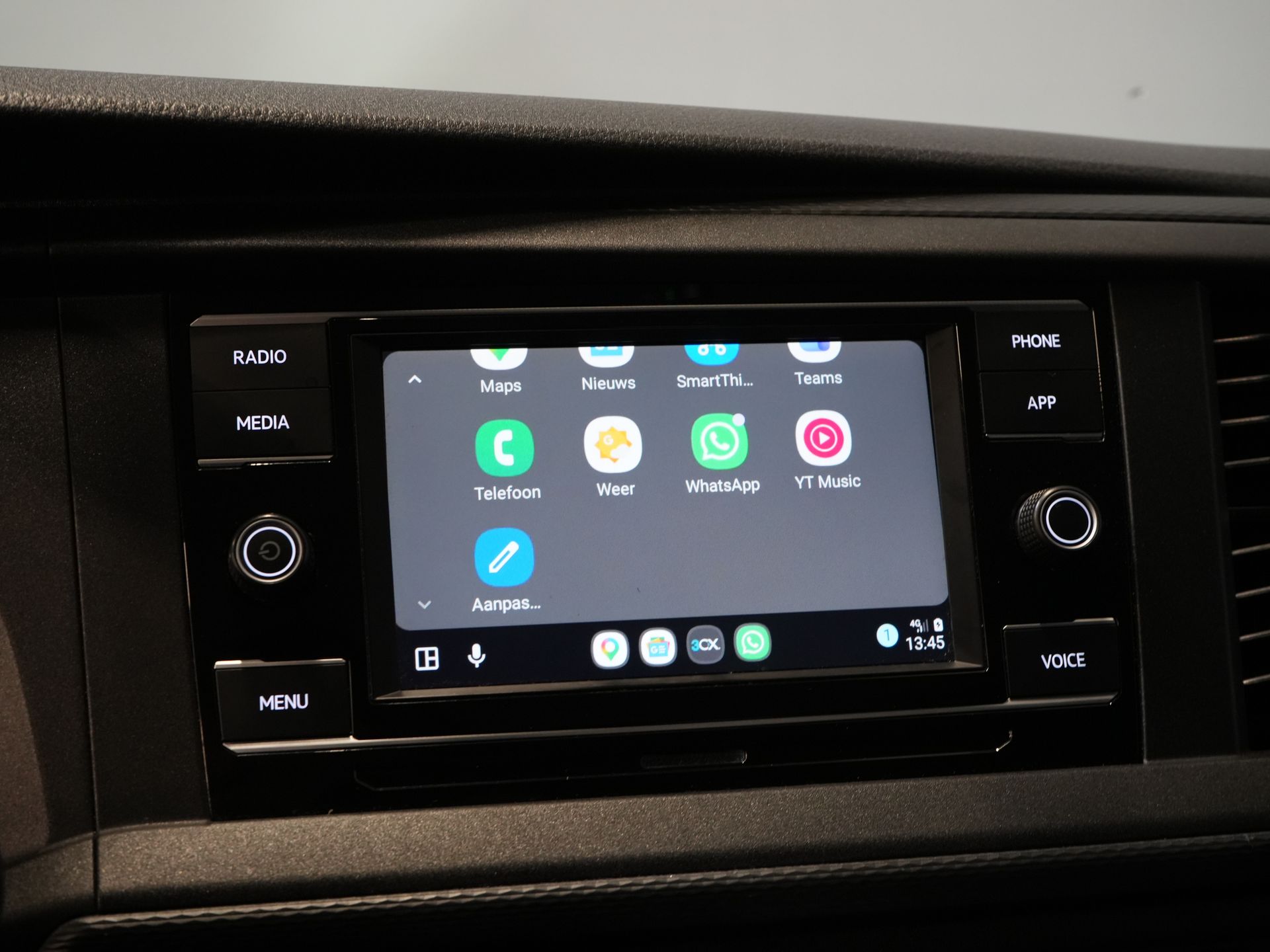 Volkswagen Transporter Bestelbus 2.0 TDI 150 pk DSG Aut. L2 LED/ Adapt.Cruise/ Carplay/ 2.5t Trekverm./ Airco/ Camera/ PDC