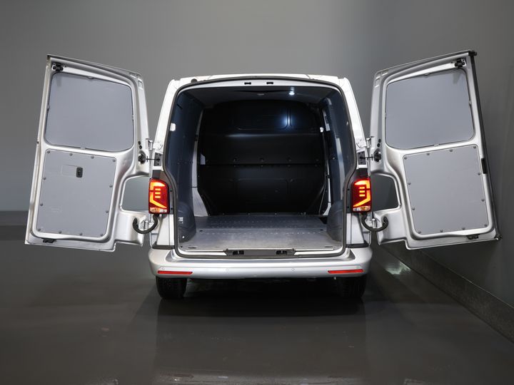 Volkswagen Transporter Bestelbus 2.0 TDI 150 pk DSG Aut. L2 LED/ Adapt.Cruise/ Carplay/ 2.5t Trekverm./ Airco/ Camera/ PDC