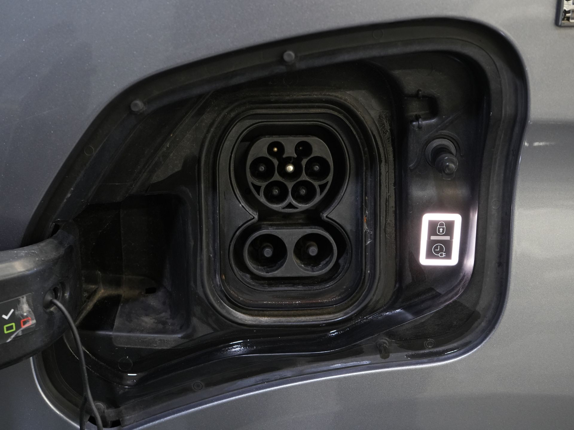 Toyota PROACE Electric Worker Fourgon 75 kWh 330 km WLTP L3 Chargeur rapide/ Xenon/ 2x Portes coulissantes/ Head-Up/ Chauffage auxiliaire/ Sièges chauffants/ Carplay/ Climatisation/ Caméra/ LMV