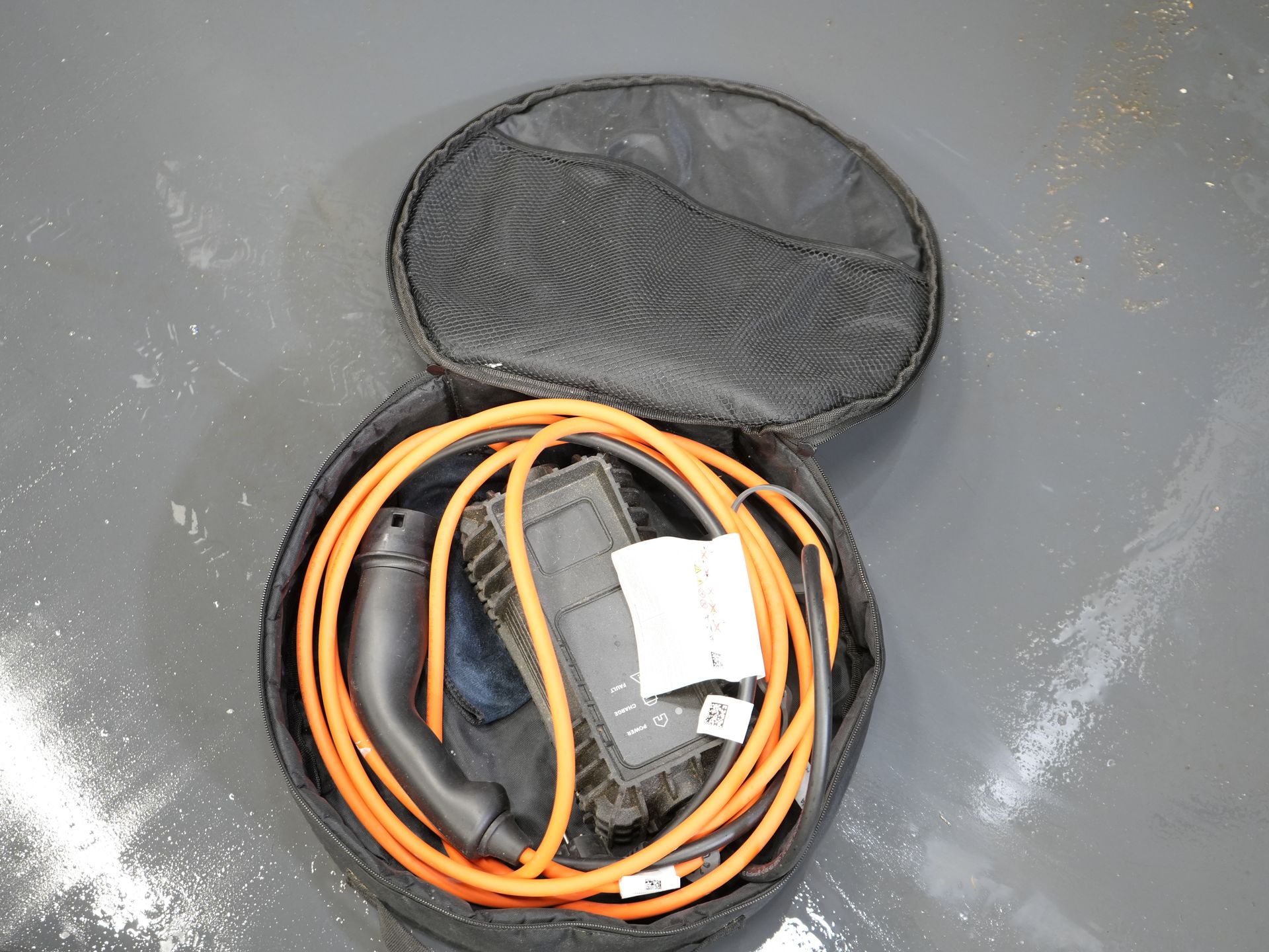 Toyota PROACE Electric Worker Fourgon 75 kWh 330 km WLTP L3 Chargeur rapide/ Xenon/ 2x Portes coulissantes/ Head-Up/ Chauffage auxiliaire/ Sièges chauffants/ Carplay/ Climatisation/ Caméra/ LMV