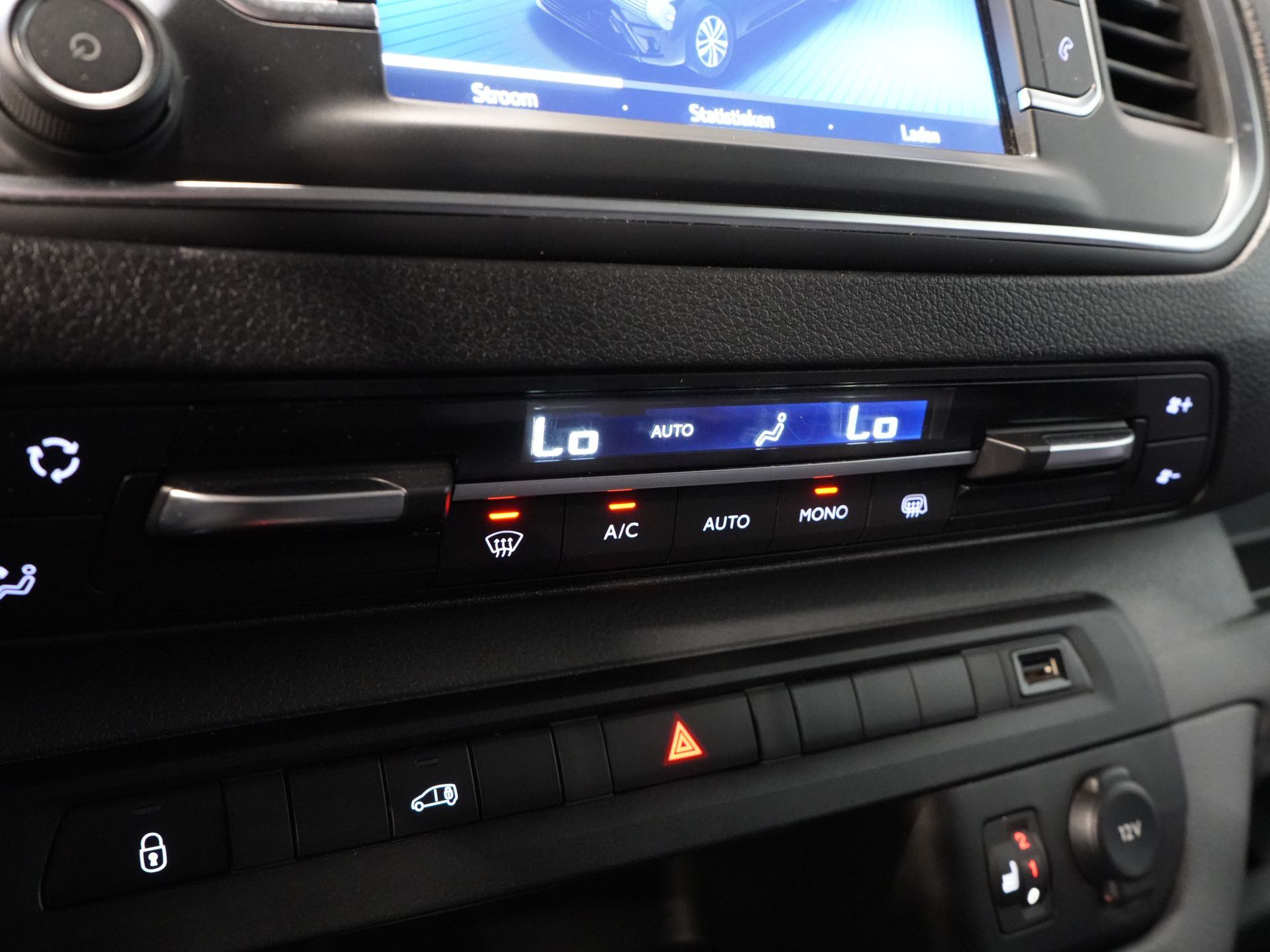 Toyota PROACE Electric Worker Fourgon 75 kWh 330 km WLTP L3 Chargeur rapide/ Xenon/ 2x Portes coulissantes/ Head-Up/ Chauffage auxiliaire/ Sièges chauffants/ Carplay/ Climatisation/ Caméra/ LMV