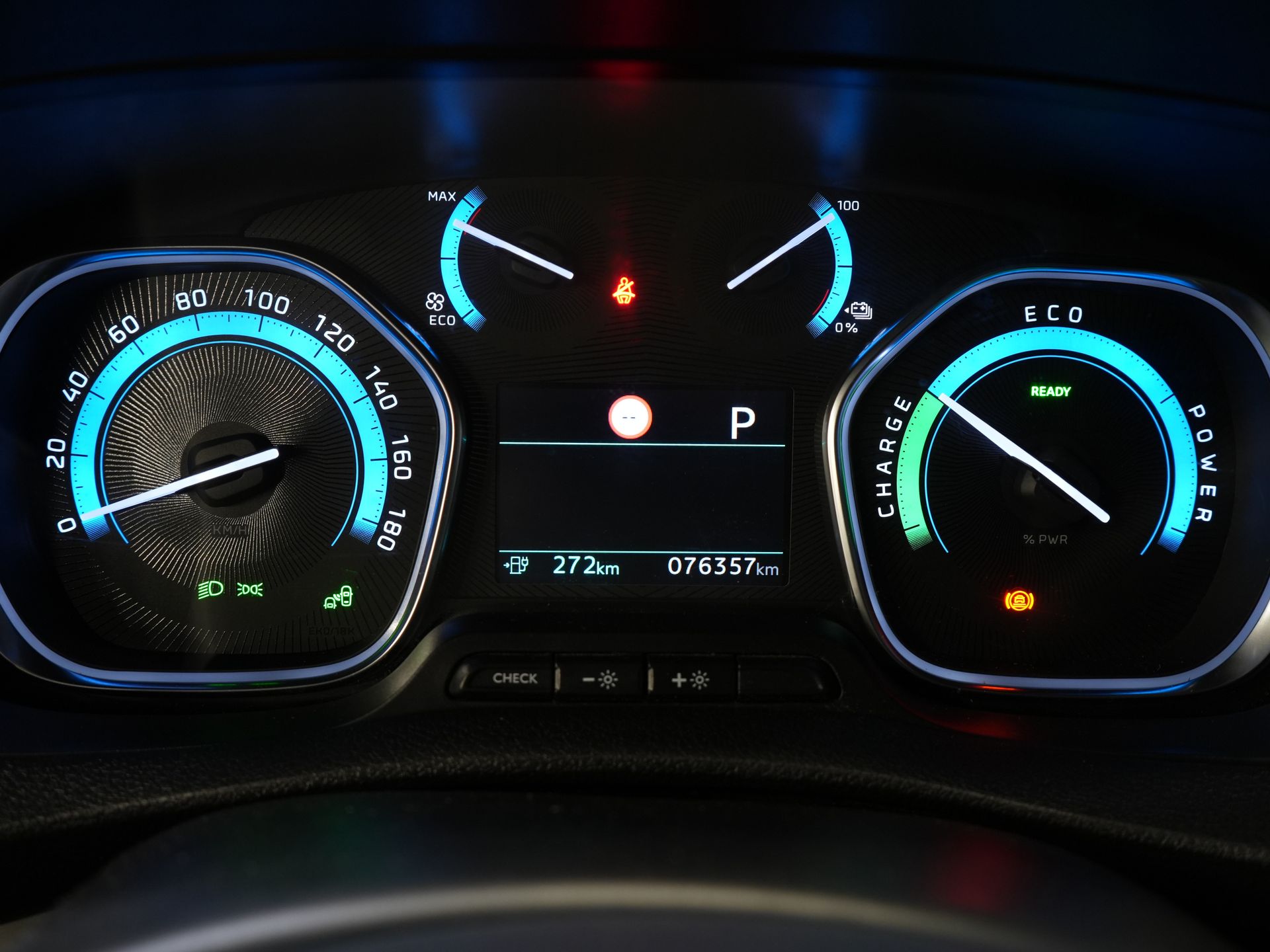 Toyota PROACE Electric Worker Fourgon 75 kWh 330 km WLTP L3 Chargeur rapide/ Xenon/ 2x Portes coulissantes/ Head-Up/ Chauffage auxiliaire/ Sièges chauffants/ Carplay/ Climatisation/ Caméra/ LMV