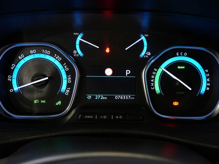 Toyota PROACE Electric Worker Fourgon 75 kWh 330 km WLTP L3 Chargeur rapide/ Xenon/ 2x Portes coulissantes/ Head-Up/ Chauffage auxiliaire/ Sièges chauffants/ Carplay/ Climatisation/ Caméra/ LMV