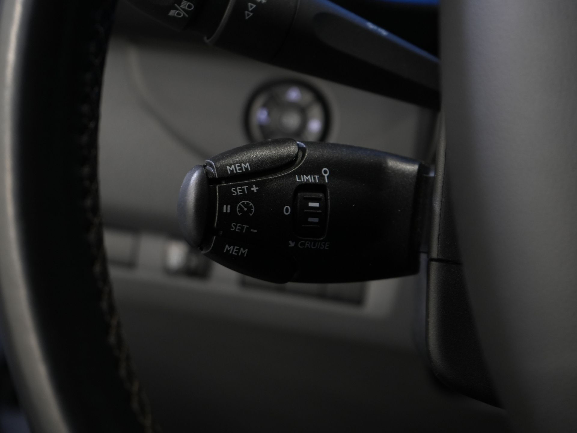 Toyota PROACE Electric Worker Fourgon 75 kWh 330 km WLTP L3 Chargeur rapide/ Xenon/ 2x Portes coulissantes/ Head-Up/ Chauffage auxiliaire/ Sièges chauffants/ Carplay/ Climatisation/ Caméra/ LMV