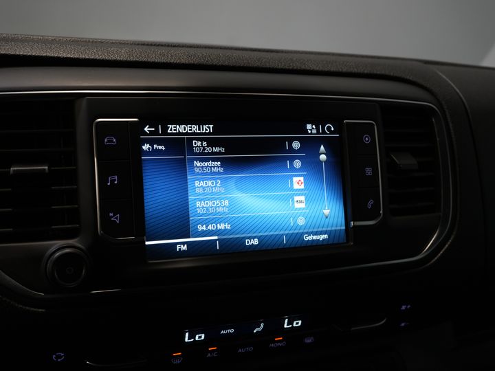 Toyota PROACE Electric Worker Fourgon 75 kWh 330 km WLTP L3 Chargeur rapide/ Xenon/ 2x Portes coulissantes/ Head-Up/ Chauffage auxiliaire/ Sièges chauffants/ Carplay/ Climatisation/ Caméra/ LMV