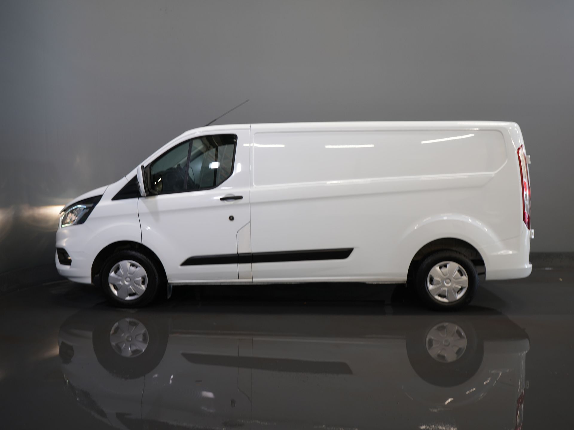 Ford Transit Custom Vans 2.0 TDCI L2 130 CP Trend 2.8t Remorcare M./ Cruise/ PDC V+A/ DAB/ Airco