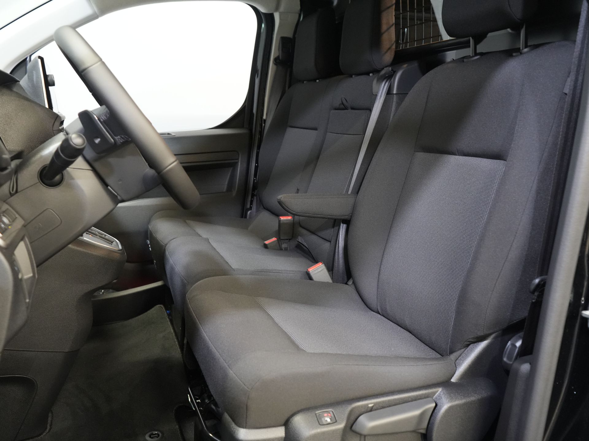 Toyota PROACE Electric Worker Van 75 kWh L3 345 km WLTP LED/ Quick charger/ Keyless/ Adapt.Cruise/ Steerverw./ Stoelverw./ Navi/ Carplay/ Camera/ PDC/ Airco