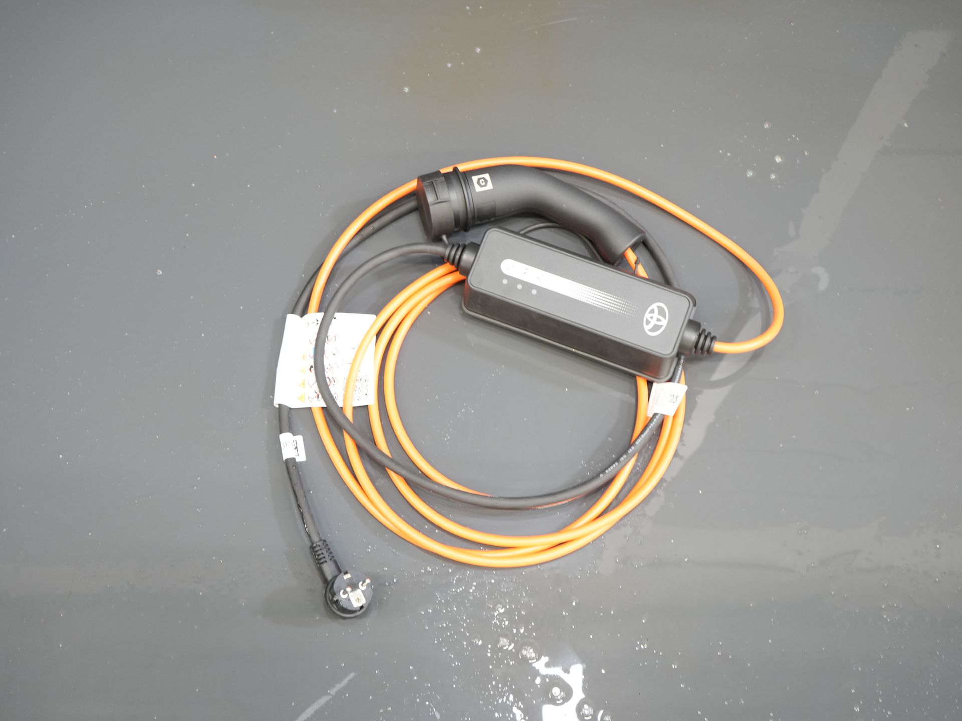 Toyota PROACE Electric Worker Van 75 kWh L3 345 km WLTP LED/ Quick charger/ Keyless/ Adapt.Cruise/ Steerverw./ Stoelverw./ Navi/ Carplay/ Camera/ PDC/ Airco