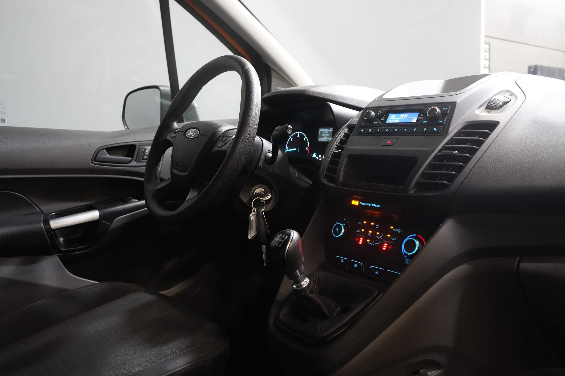 Ford Transit Connect Bestelbus 1.5 TDCI Trend Standkachel/ Stoelverw./ Airco/ Trekhaak