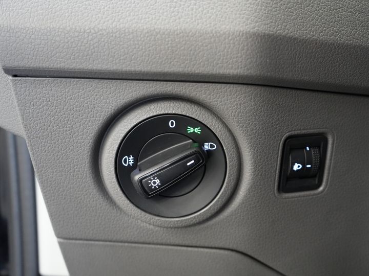 Volkswagen Crafter Bestelbus 35 2.0 TDI 140 pk L4H3 BPM VRIJ! Carplay/ 3 Pers./ PDC/ Airco