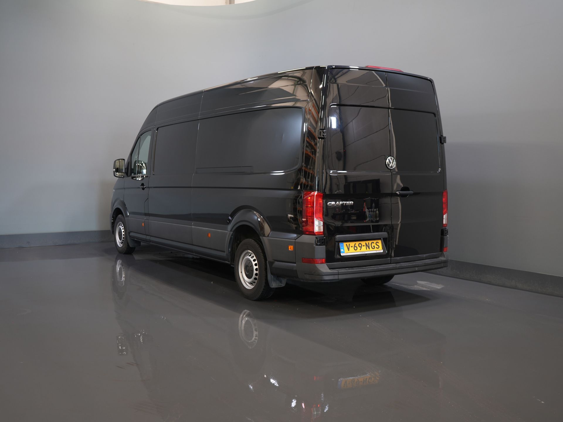 Volkswagen Crafter Bestelbus 35 2.0 TDI 140 pk L4H3 BPM VRIJ! Carplay/ 3 Pers./ PDC/ Airco