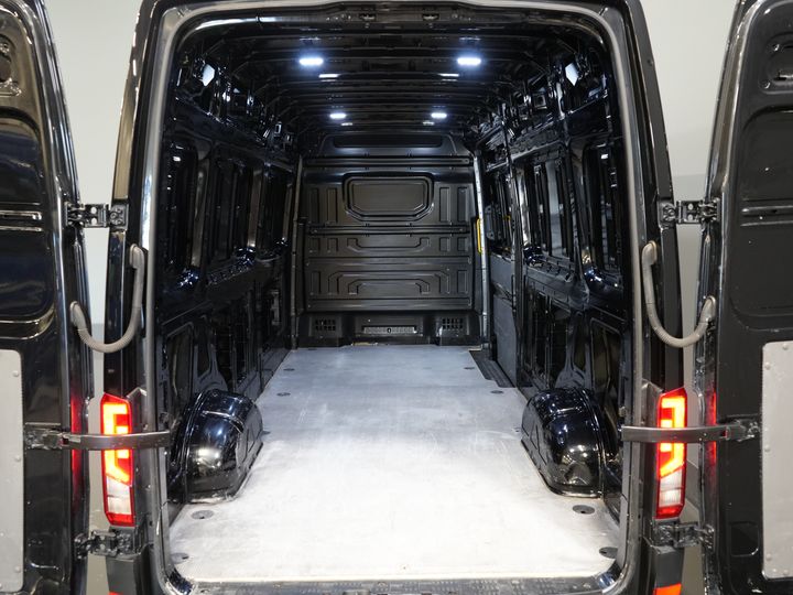 Volkswagen Crafter Bestelbus 35 2.0 TDI 140 pk L4H3 BPM VRIJ! Carplay/ 3 Pers./ PDC/ Airco