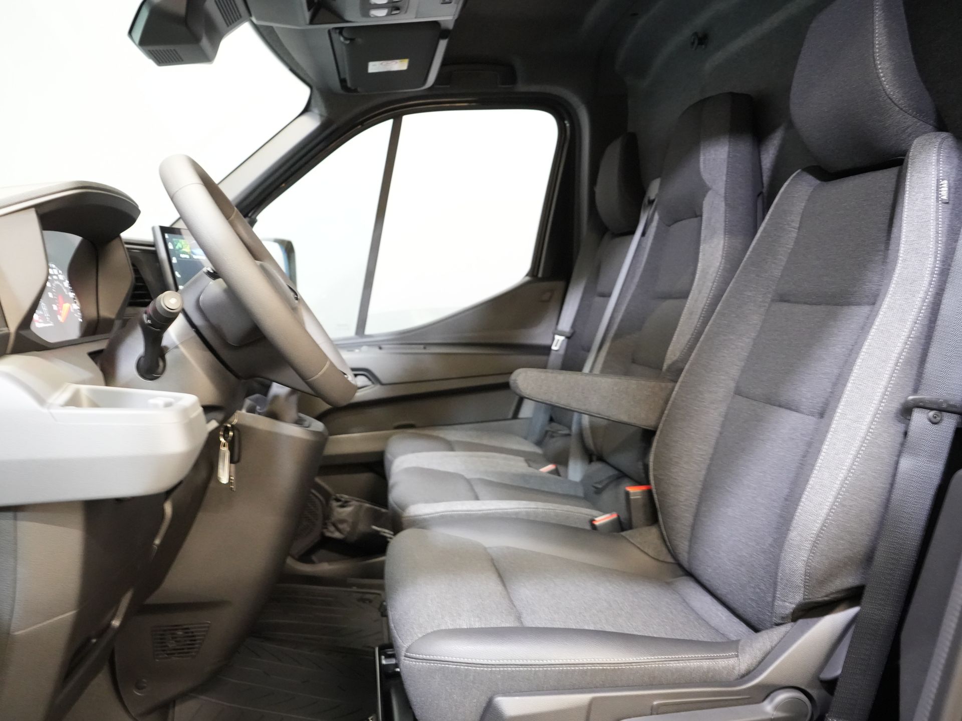 Renault Master Van T35 2.0 dCi 130 CP L2H2 Advance BPM FREE! LED/ Dispozitiv de remorcare 2.5t/ Navi/ Carplay/ Cameră/ Climă/ PDC/ Cruise/ Cârlig de remorcare